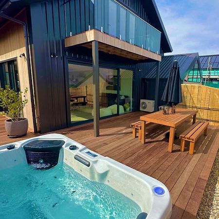 Remarkable View With Hot Tub Frankton Bagian luar foto