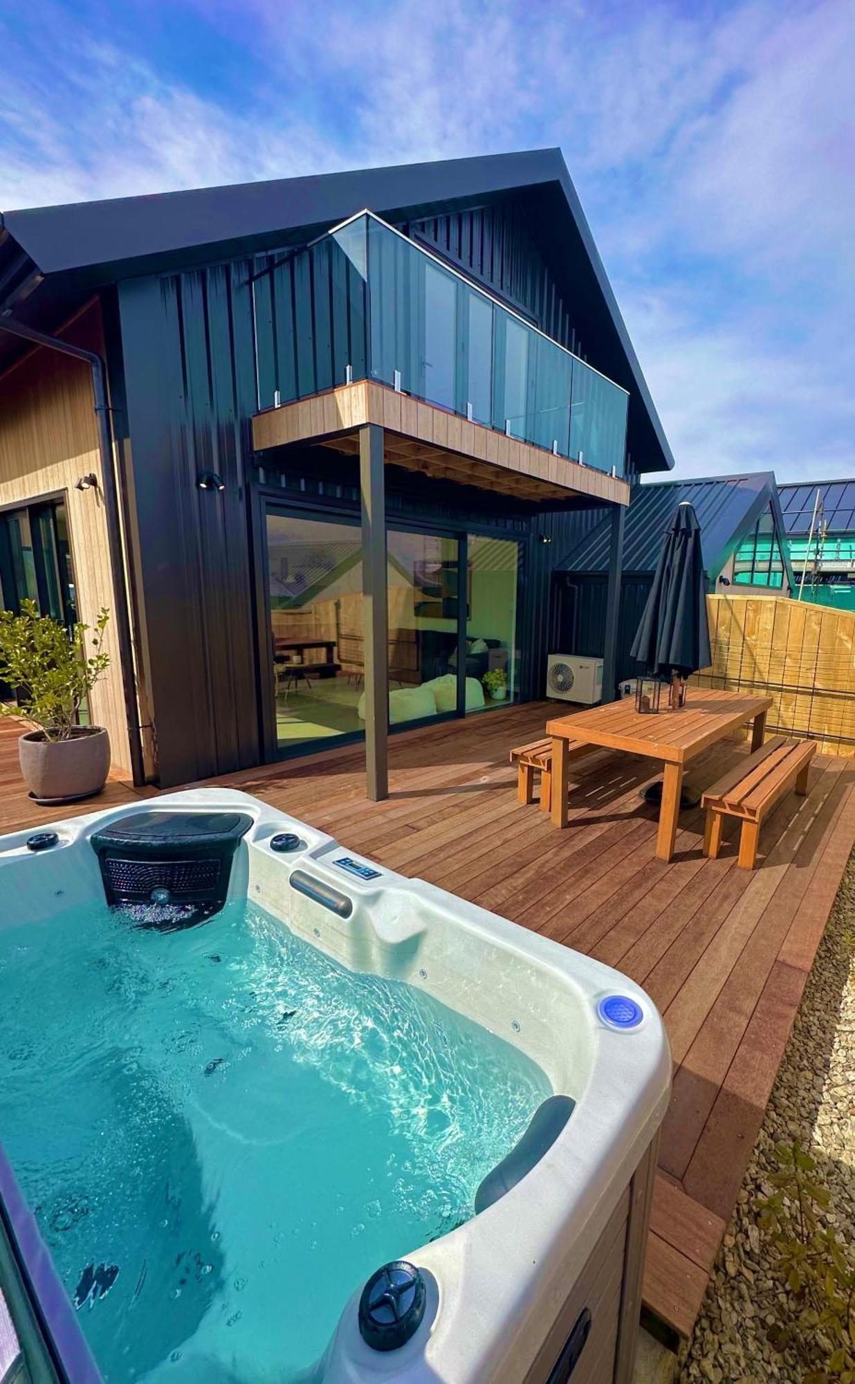 Remarkable View With Hot Tub Frankton Bagian luar foto